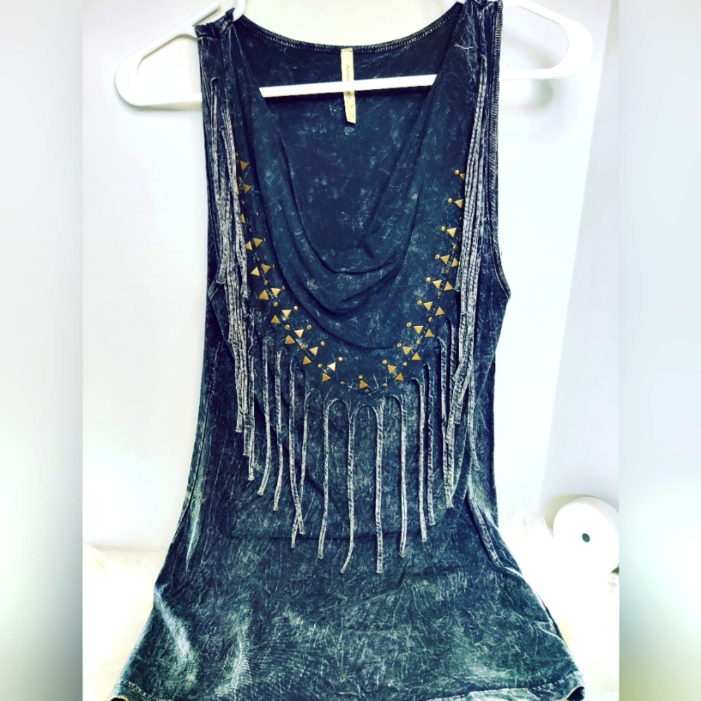 AMERICAN AGE (BUCKLE) *S* TASSEL STUDDED BUILT-IN SCARF TANK... ADORABLE 🫶